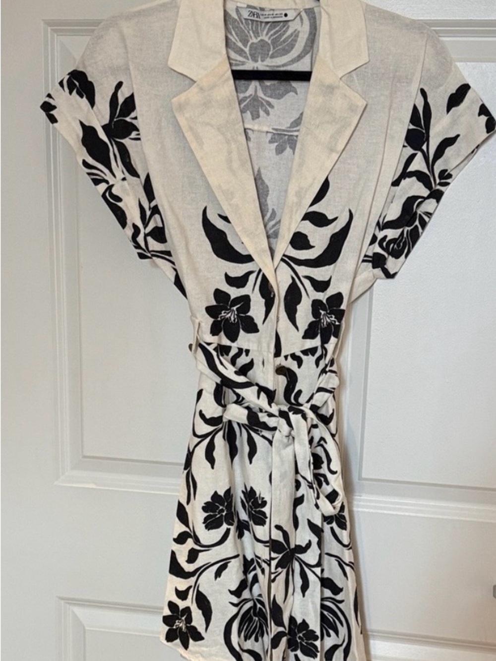 Zara Cream Mini Dress with Black Floral Print - Picture 3 of 10